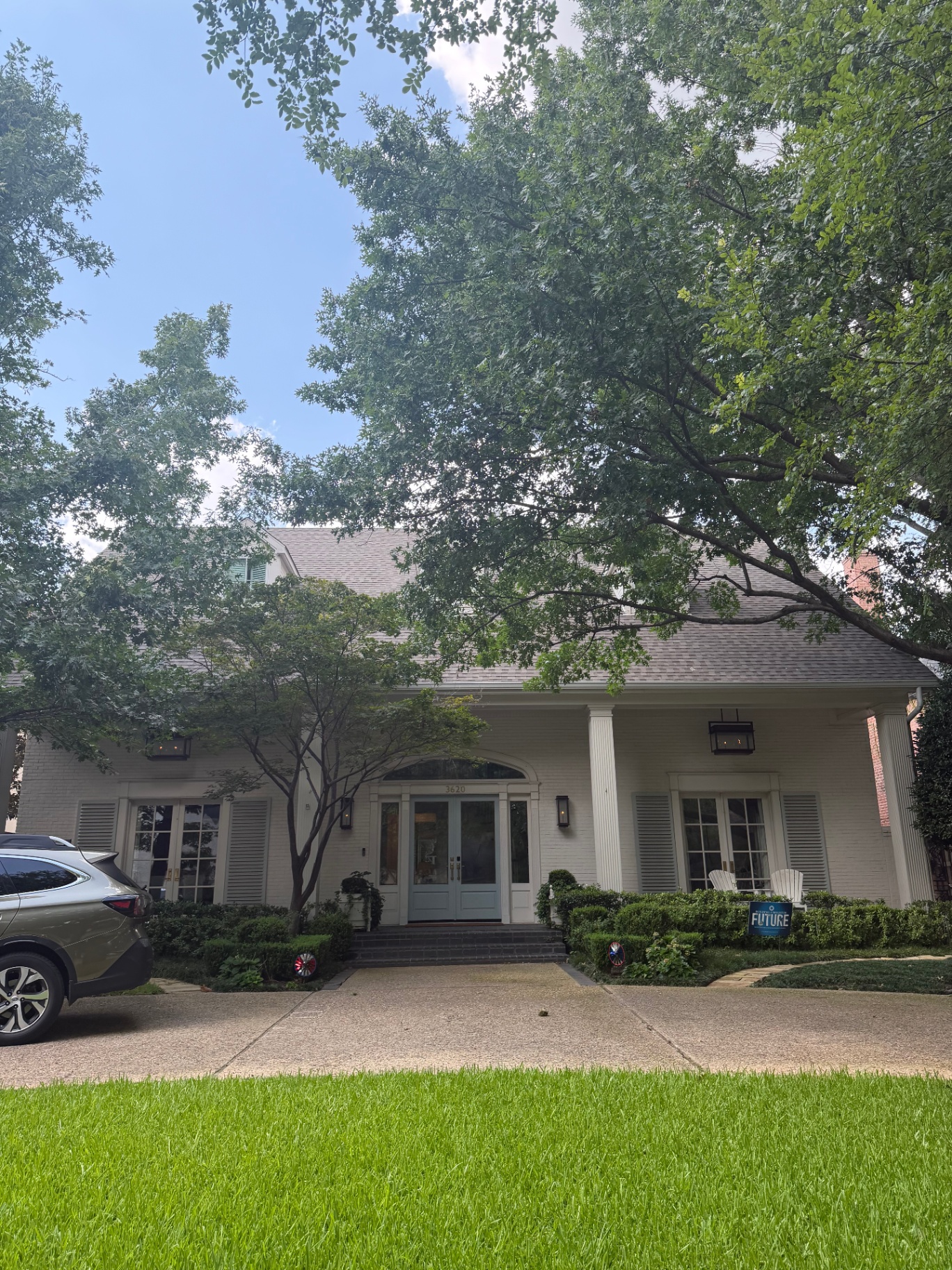 White Brick Portico — Highland Park