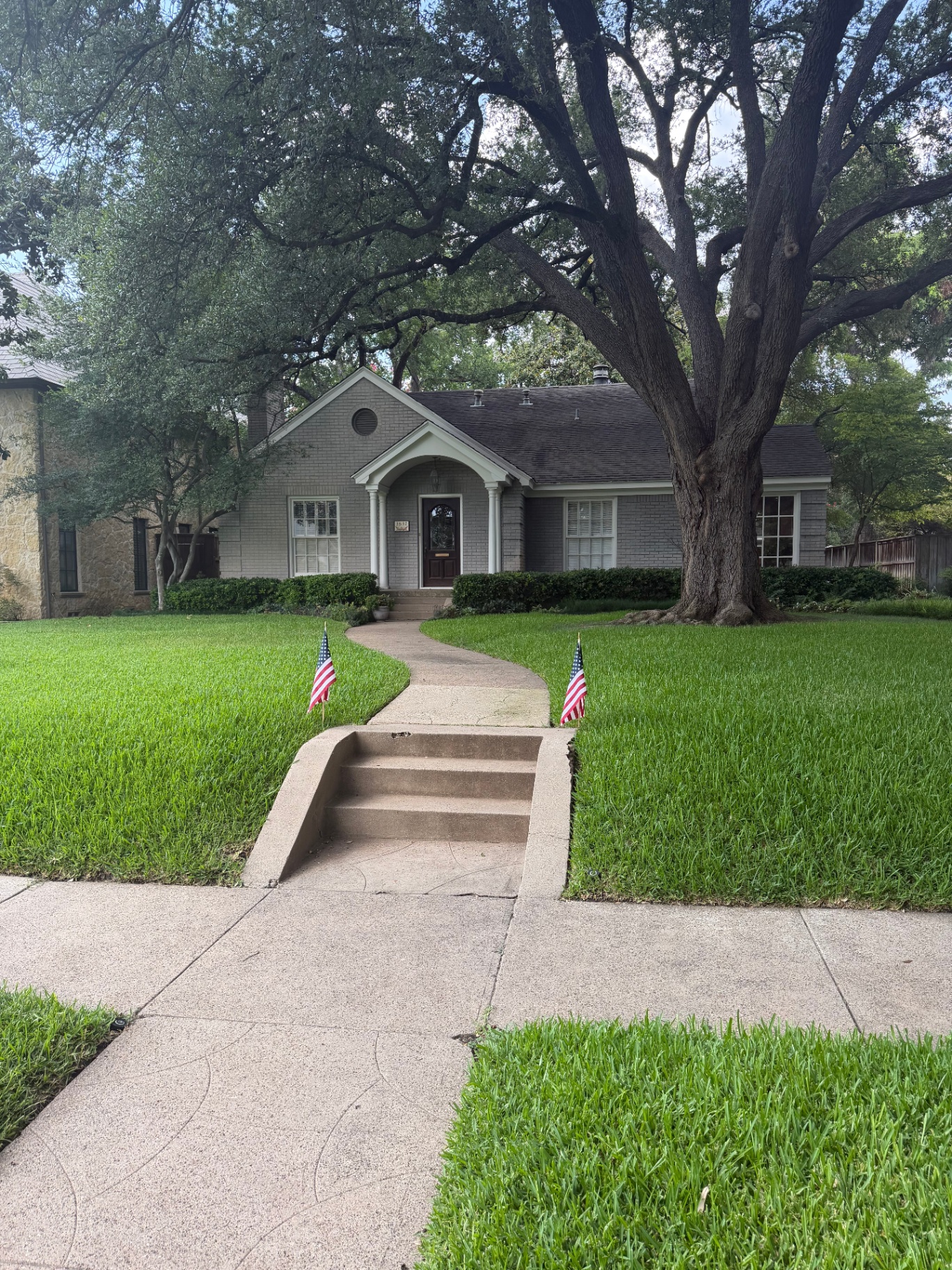 Cottage Under the Oaks — Highland Park